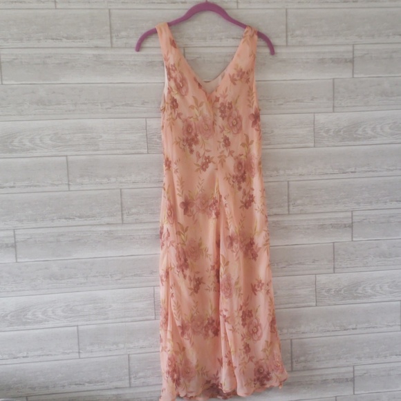 Dress - Picture 3 of 5